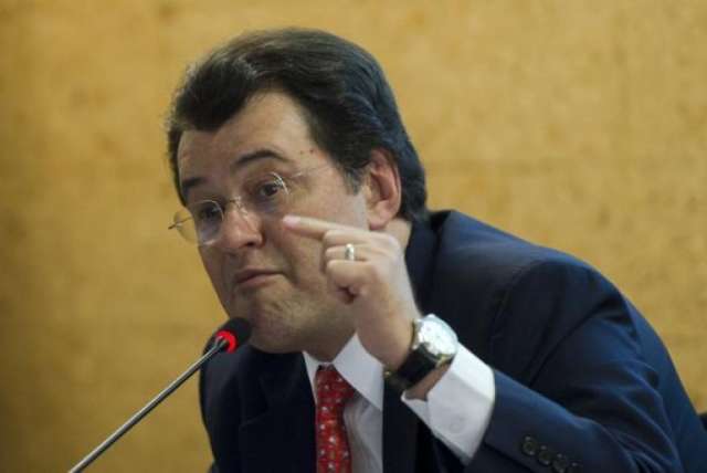 Ministro de Minas e Energia, Eduardo Braga, pede demiss&atilde;o do cargo