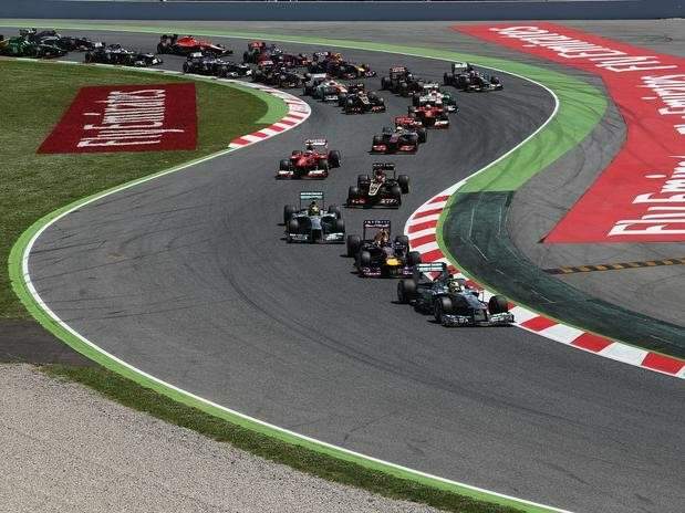 Alonso vence na Espanha e Felipe Massa chega em terceiro