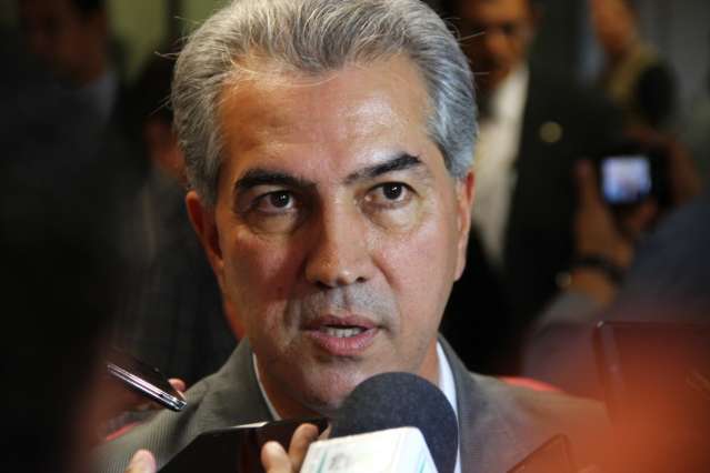 Reinaldo v&ecirc; &quot;politiza&ccedil;&atilde;o&quot; em greve e destaca conquistas de professores