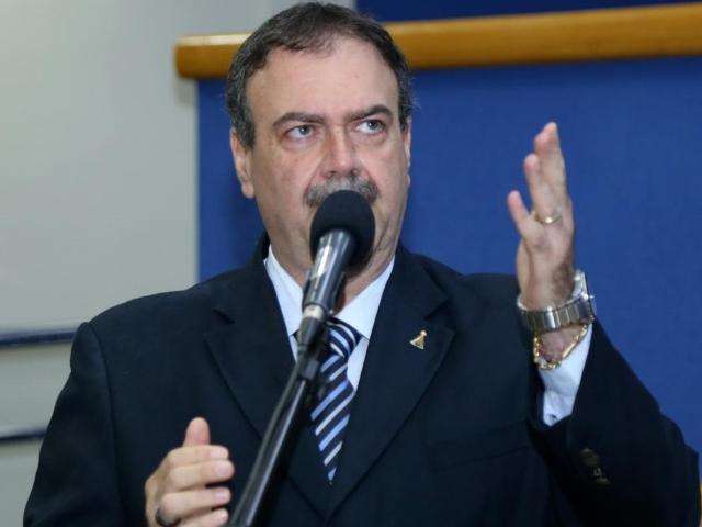 C&acirc;mara pro&iacute;be professores de falarem de pol&iacute;tica e sexualidade nas escolas