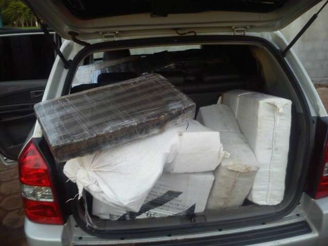 Homem &eacute; preso transportando mais de 700 kg de maconha em ve&iacute;culo roubado