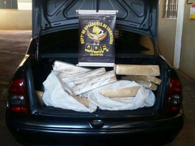 Campo-grandense abandona carro com 100 kg de maconha, mas &eacute; preso
