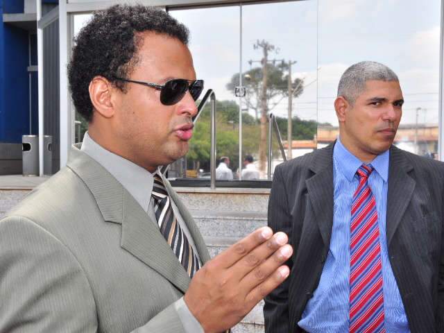  Ex-agentes penitenci&aacute;rios afirmam que foram interceptados pela Pol&iacute;cia Federal