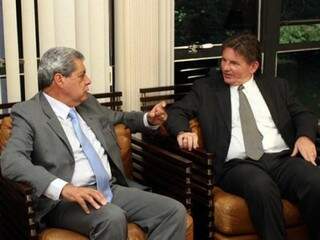 Governador André Puccinelli e cônsul geral dos EUA em SP, Dennis Hankins, durante reunião na Governadoria. (Foto: Divulgação)