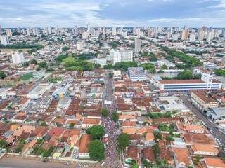 Os foliões formaram uma explosão de cores no segundo dia de folia do Cordão Valu. (Foto: Fellipe Lima)