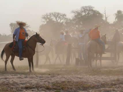Cavalgada em grande estilo dá trabalho, mas garante conforto até no Pantanal