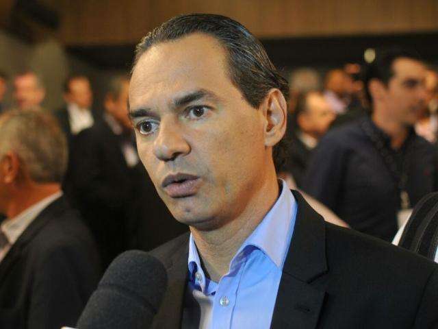 Troca de farpas, den&uacute;ncias e propostas dominam &uacute;ltimo debate antes da vota&ccedil;&atilde;o