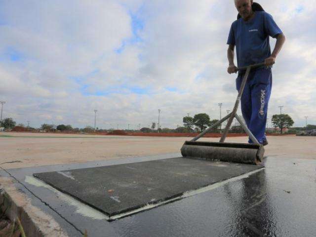 Servi&ccedil;o de emborrachamento da pista de atletismo come&ccedil;a na pr&oacute;xima semana