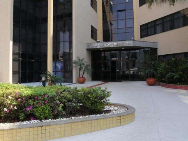 Dono de bar vai preso ap&oacute;s tentar estuprar mulher por d&iacute;vida de R$ 100