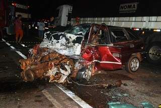 Vítimas moravam em Bataguassu e morreram no local do acidente. (Foto: Da Hora Bataguassu)