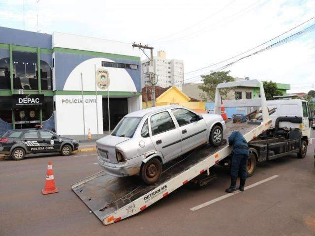 Ladr&otilde;es s&atilde;o flagrados com 1 mil pe&ccedil;as de roupa furtadas de 4 lojas