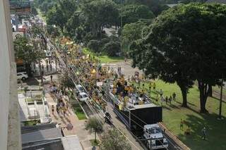 Evento reuniu 1,3 mil pessoas, com uma carro de som que foi animando os manifestantes (Foto: Marcos Ermínio)