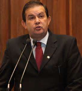 Peemedebistas amea&ccedil;am abandonar Dilma se PT se coligar com PSDB