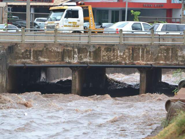  Chuva baixa temperatura para 21 graus e umidade sobe para 82%