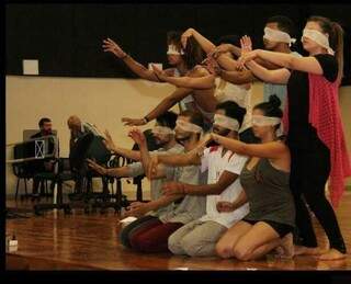 Os dançarinos da Cia Contempurban durante uma apresentação (Foto: Divulgação)