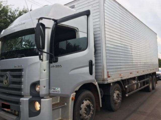 PF apreende carreta com R$ 1,5 milh&atilde;o em cigarros contrabandeados do Paraguai 