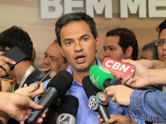 Contas podem n&atilde;o ser pagas se Uni&atilde;o continuar com &quot;p&eacute; no freio&quot;, diz prefeito