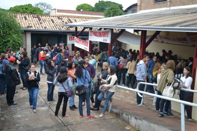  No segundo dia, greve nos Ceinfs atinge 80%, diz sindicato