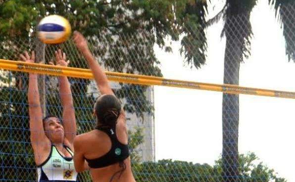 Etapa estadual de v&ocirc;lei de praia realiza jogos finais neste domingo