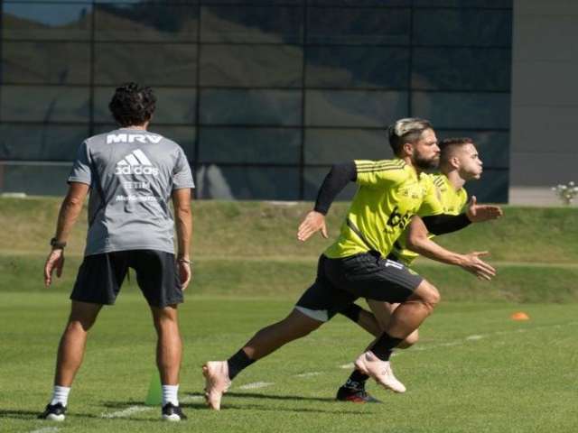 Flamengo  e Goi&aacute;s abrem jogos do domingo na 10&ordf; rodada do Brasileir&atilde;o