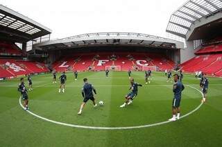 Seleção faz treino antes de amistoso no estádio Anfield Road, em Liverpool - Lucas Figueiredo/CBF/Direitos Reservados)