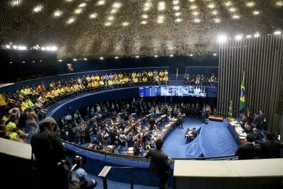 Senado aprova fundo para financiar campanhas eleitorais com verba de emendas