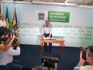 Governador Reinaldo Azambuja durante agenda nesta tarde na Capital (Foto: Anahi Gurgel)