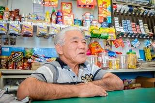 Paulo Tadamori Shimabuco mantém sua mercearia há 32 anos na esquina das ruas 7 de Setembro com a José Antonio. (Foto: Vanessa Tamires)