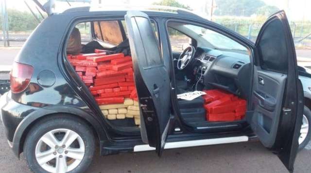 Traficante abandona carro com 450 kg de maconha e PRF prende &ldquo;batedores&rdquo;