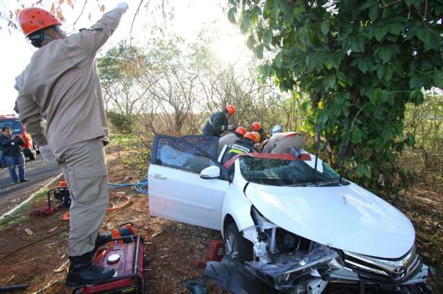 Salvo por airbag, condutor de Corolla seguia para trabalho em hospital 