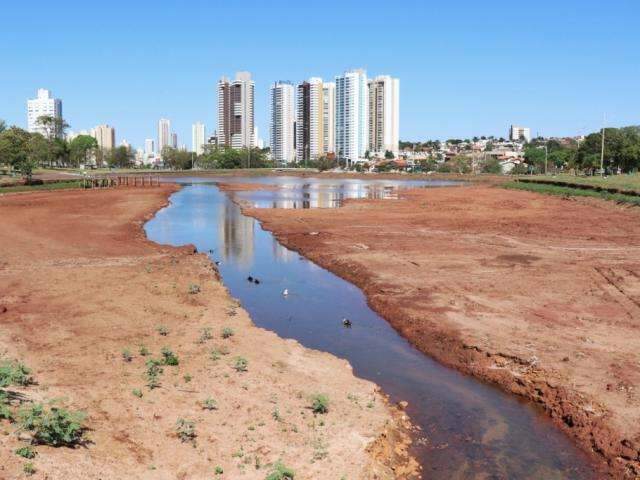 Lago apenas semicheio frustra feriado de fam&iacute;lias no Parque das Na&ccedil;&otilde;es