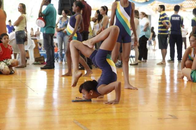 Com cerca de 250 crian&ccedil;as, competi&ccedil;&atilde;o de gin&aacute;stica incentiva o esporte em MS