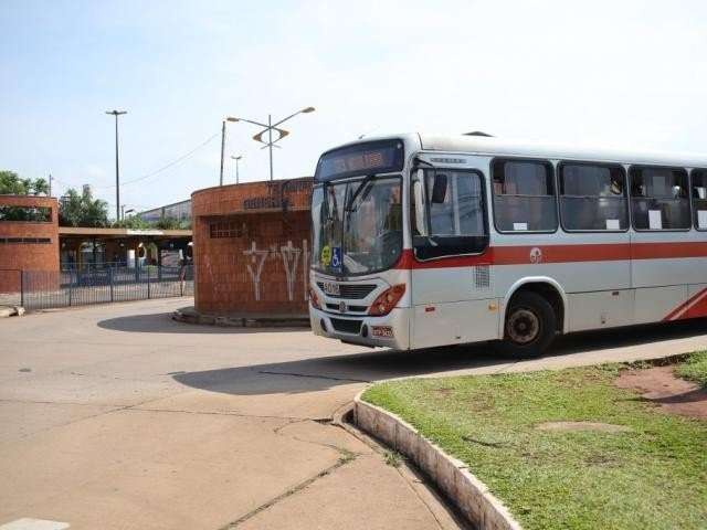 Prefeito valida uso de recursos de fundo para reformar terminais da Capital 