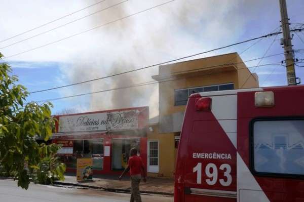 Inc&ecirc;ndio destr&oacute;i churrascaria no Centro de Tr&ecirc;s Lagoas