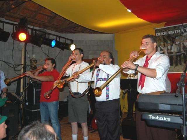 Concurso de tomadores de chopp em metro &eacute; uma das atra&ccedil;&otilde;es do fim de semana