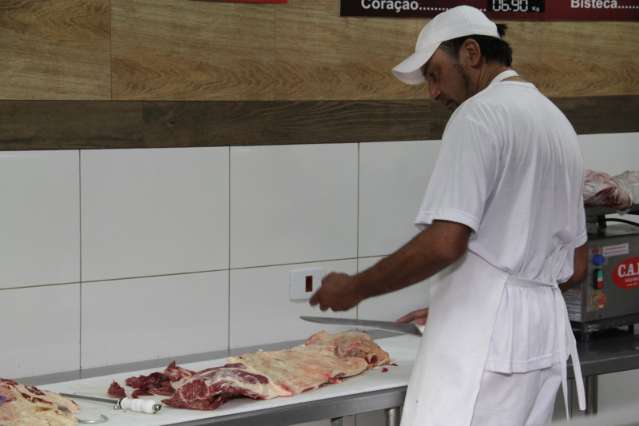 Pre&ccedil;o da carne no a&ccedil;ougue sobe at&eacute; 30% e consumidor busca op&ccedil;&otilde;es