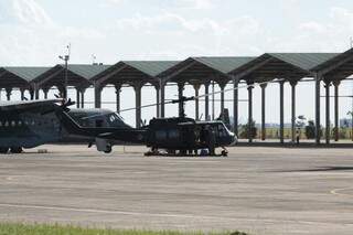 Corpos foram transportados em helicóptero da FAB. (Foto Cleber Gelio)