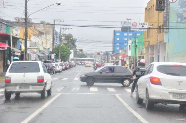 Agetran conserta sem&aacute;foros e tr&acirc;nsito volta a fluir normalmente no Centro