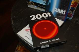 2001 - Uma odiséia no espaço, foi o primeiro livro do grupo. 