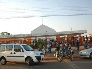 Alunos de escola integral foram parar no hospital com sintomas de intoxicação. (Foto: Simão Nogueira)