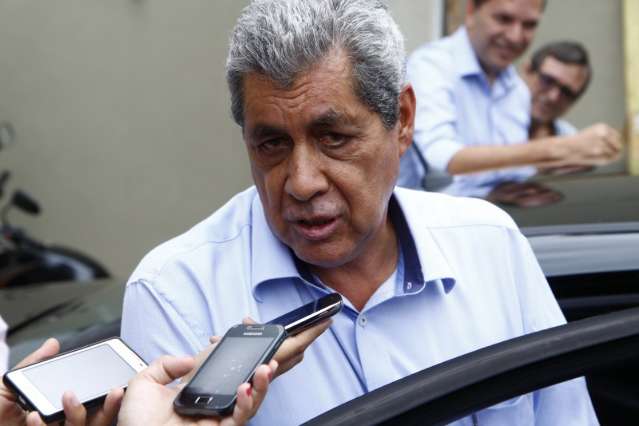 Governador assina conv&ecirc;nios no Hospital Regional e entrega viaturas