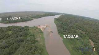 Arrombado Caronal no encontro com o Taquari; área onde rio muda de direção. (Foto: Instituto Agwa/Reprodução)