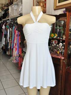 Vestido branco da Carmim, por R$ 80,00.