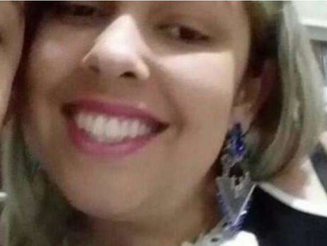 Pintor que matou esposa de 20 anos com 34 facadas passa por j&uacute;ri