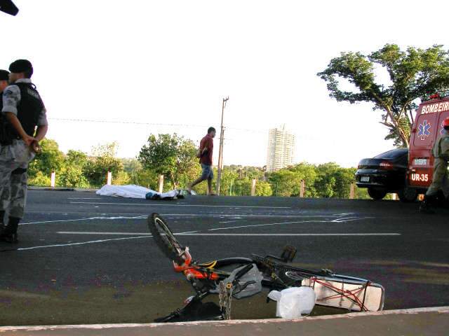  Ciclista morre atropelado na avenida Afonso Pena, em Campo Grande 
