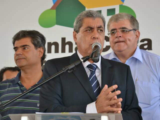  Governo quer criar at&eacute; 2014 curso na UEMS para combater falta de m&eacute;dicos