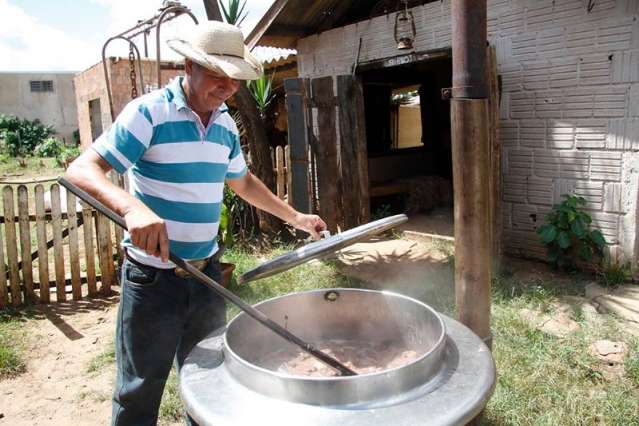 H&aacute; 24 anos, rancho na cidade tem de petisco a feijoada e s&oacute; cobra pela bebida