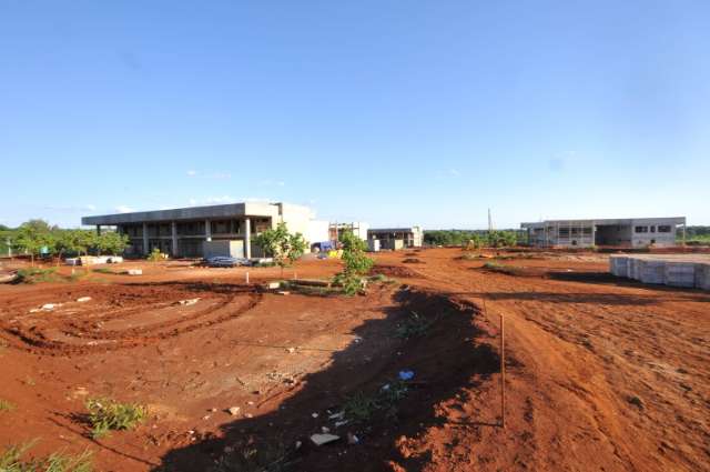 Andr&eacute; pede a Giroto que acelere constru&ccedil;&atilde;o do campus da UEMS na Capital