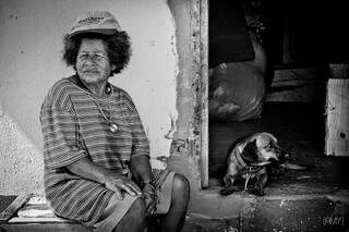 Um retrato de uma moradora desconhecida durante um projeto na Chapada dos Guimarães. (Foto: Angelina Megumi Yamada)