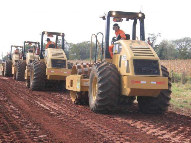 Com acessos prec&aacute;rio, Caarap&oacute; ganha reforma de rodovia e avenida